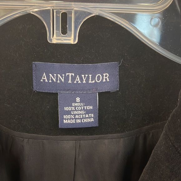 Ann Taylor black velvet-like Blazer. Size 8 - Picture 6 of 6